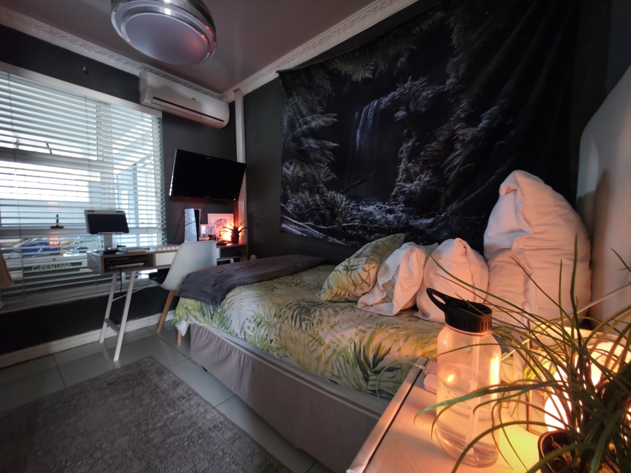 3 Bedroom Property for Sale in Electric City Western Cape